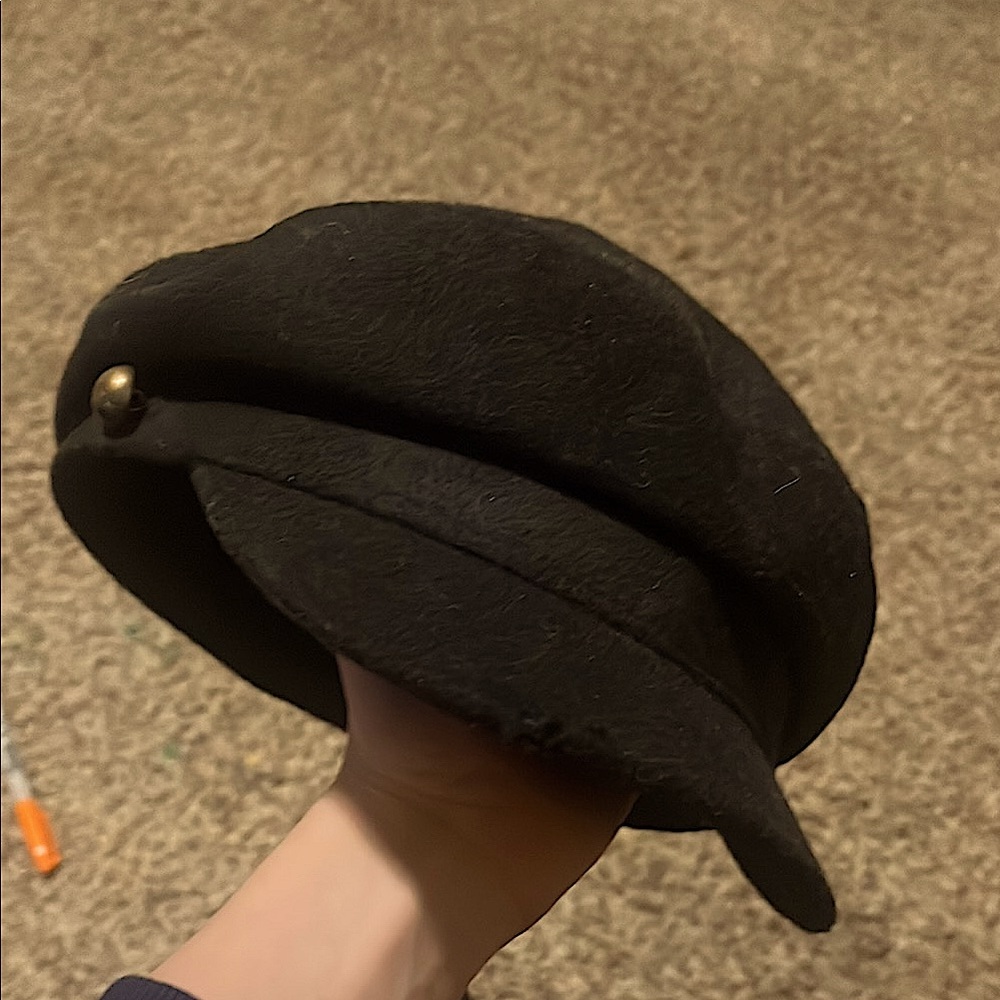 Stylish Black Wool Beret